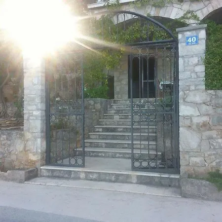 Avb Milena Villa Rogac